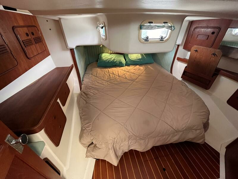 40ft C amp C Yacht For Sale