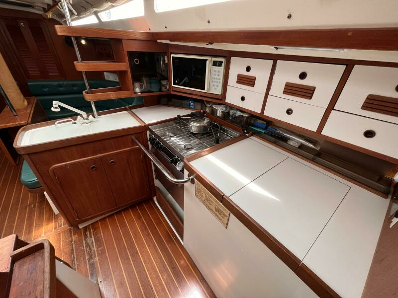 40ft C amp C Yacht For Sale