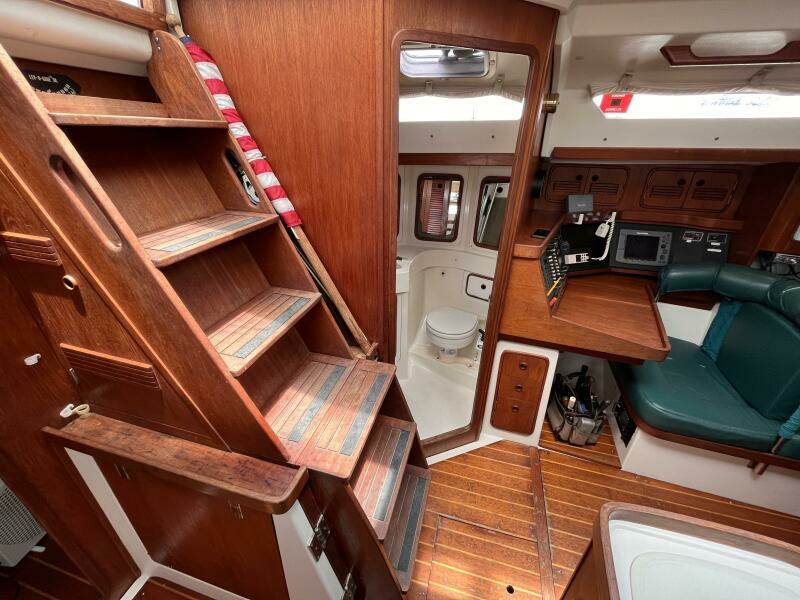 40ft C amp C Yacht For Sale
