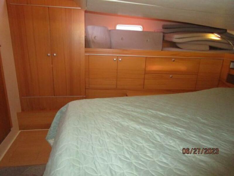 49' Hanse master stateroom starboard
