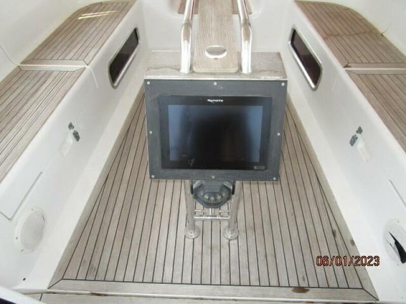 49' Hanse cockpit multi-function display
