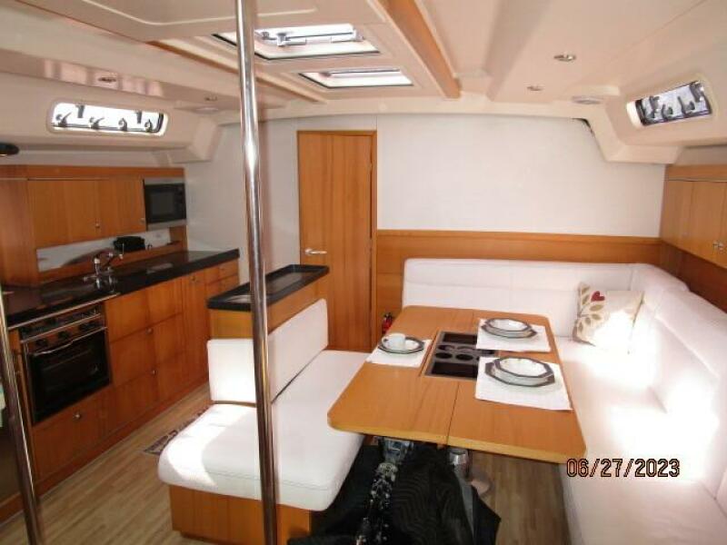 49' Hanse salon forward