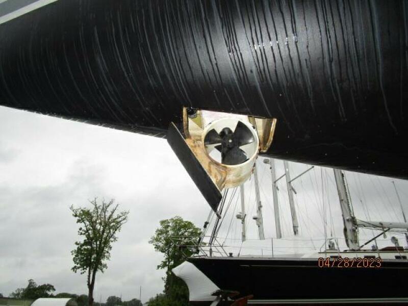 49' Hanse bowthruster2