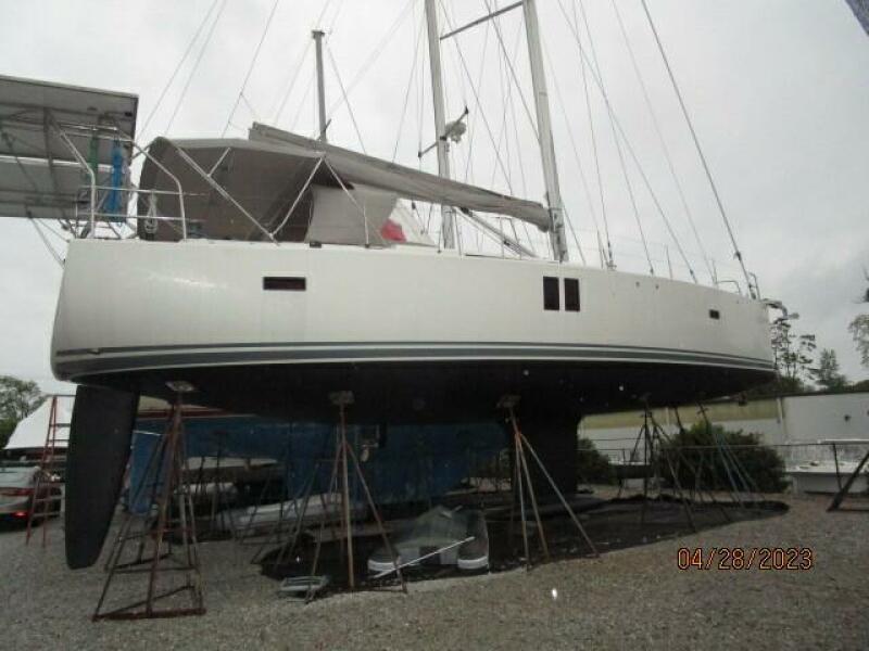 49' Hanse hauled out2