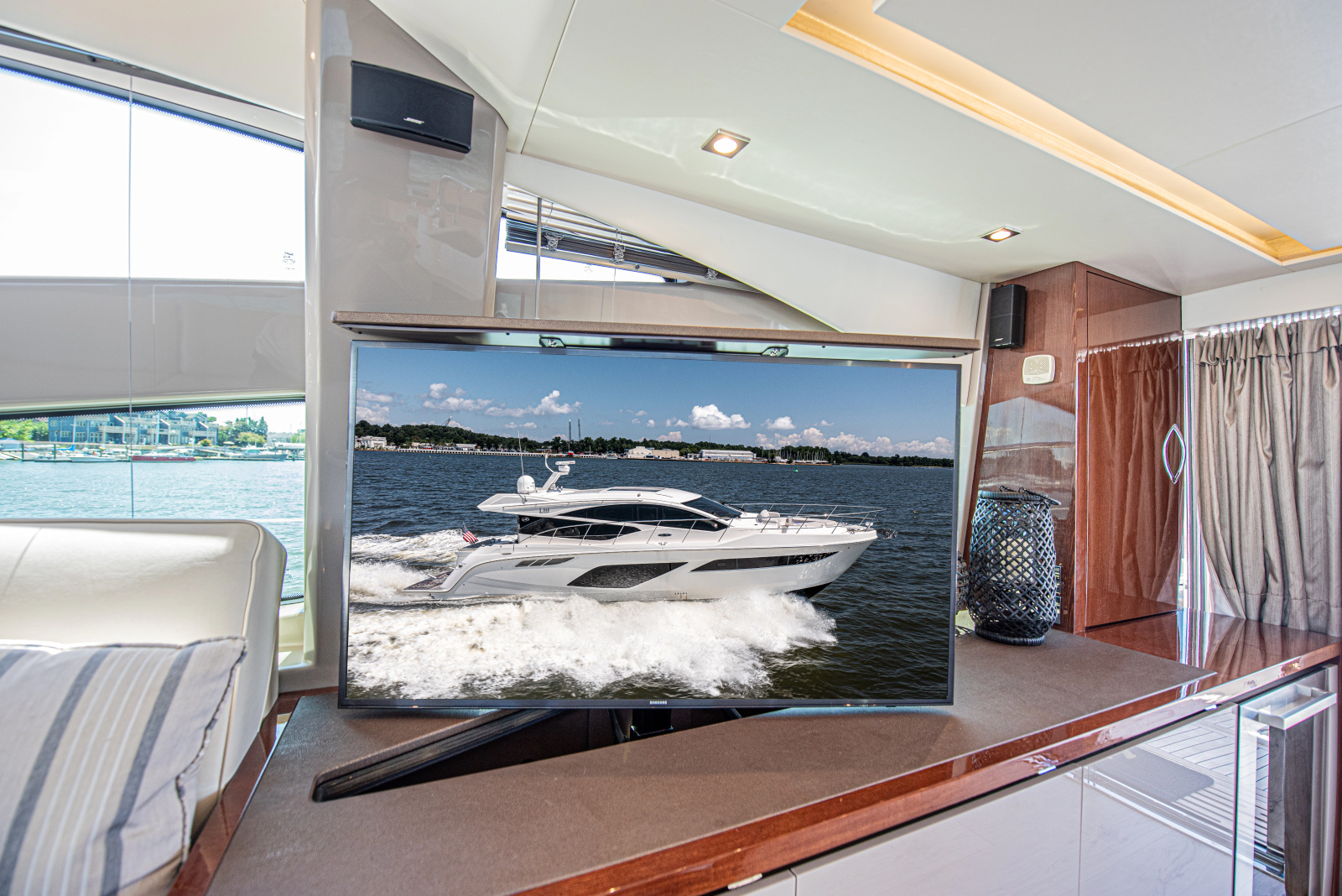 2018 Sea Ray L550