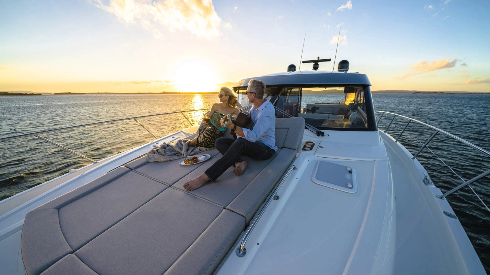 6000 SPORT YACHT 60ft Riviera Yacht For Sale