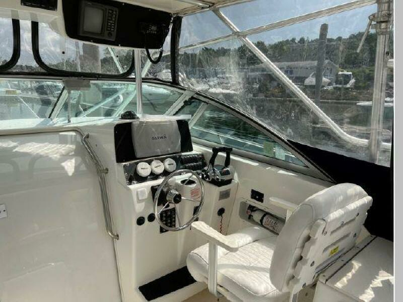 2001 Boston Whaler 