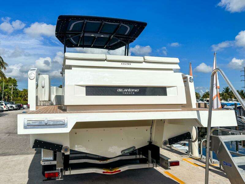 27ft De Antonio Yacht For Sale