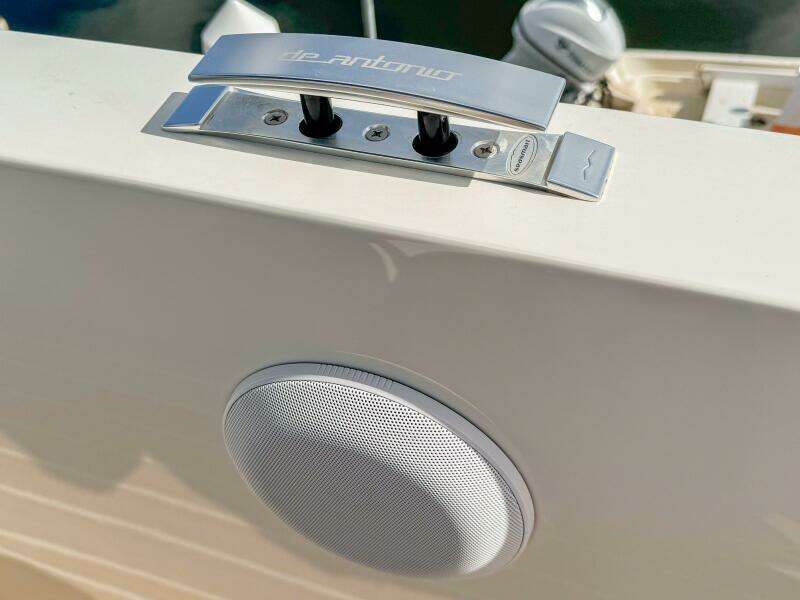 27ft De Antonio Yacht For Sale