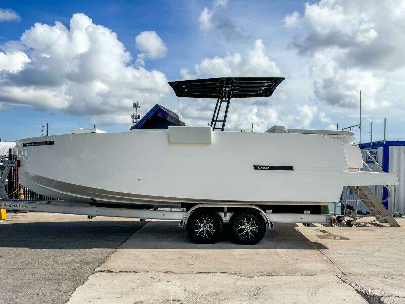 27ft De Antonio Yacht For Sale