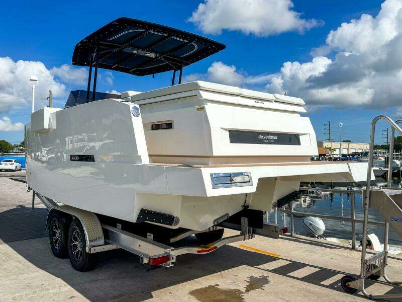 27ft De Antonio Yacht For Sale