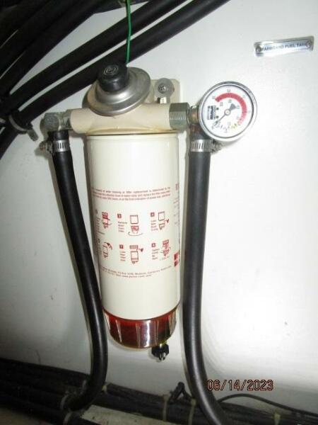 47' Bayliner starboard Racor fuel filter