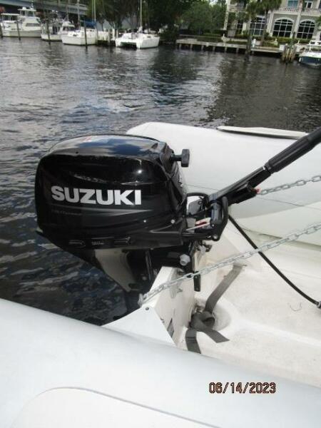 47' Bayliner tender outboard
