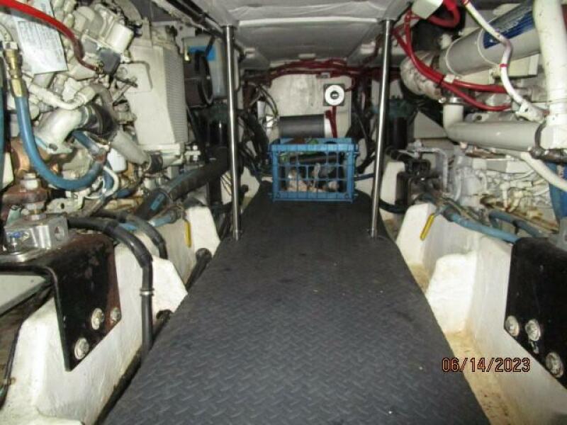 47' Bayliner engine room aft
