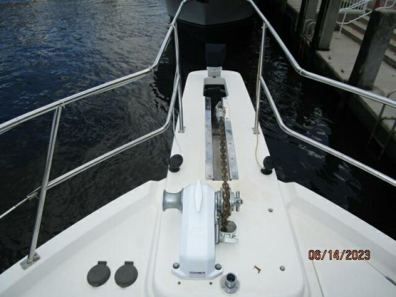 47' Bayliner anchor windlass