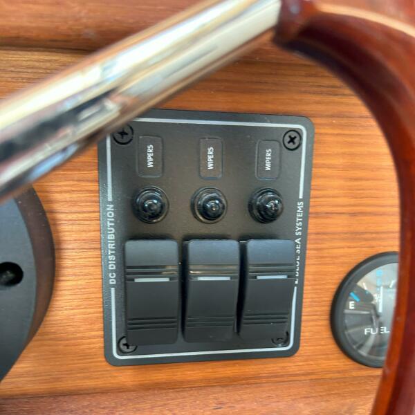 Miss Baker 2017 Ranger Tugs R-21EC wipers switches