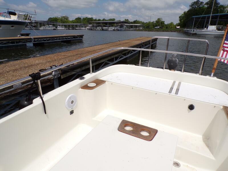 Miss Baker 2017 Ranger Tugs R-21EC stern detail