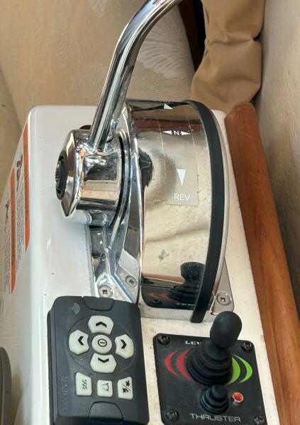 Miss Baker 2017 Ranger Tugs R-21EC Bow thruster