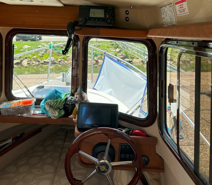 Miss Baker 2017 Ranger Tugs R-21EC captain's view