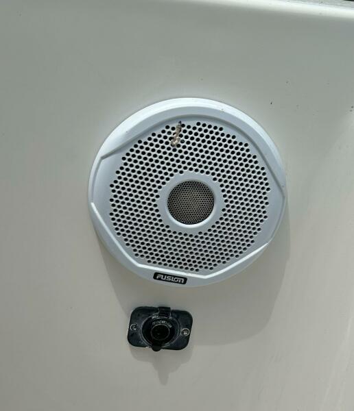Miss Baker 2017 Ranger Tugs R-21EC Speakers