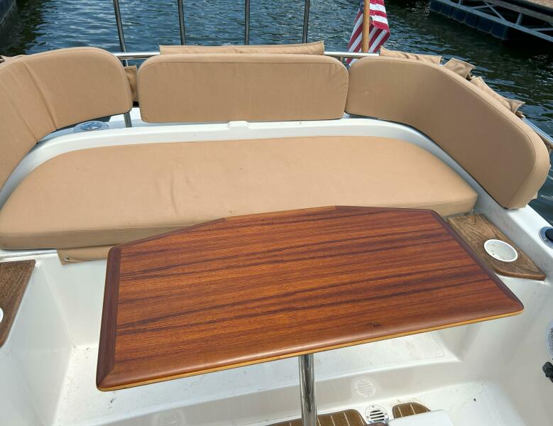 Miss Baker 2017 Ranger Tugs R-21EC removable table