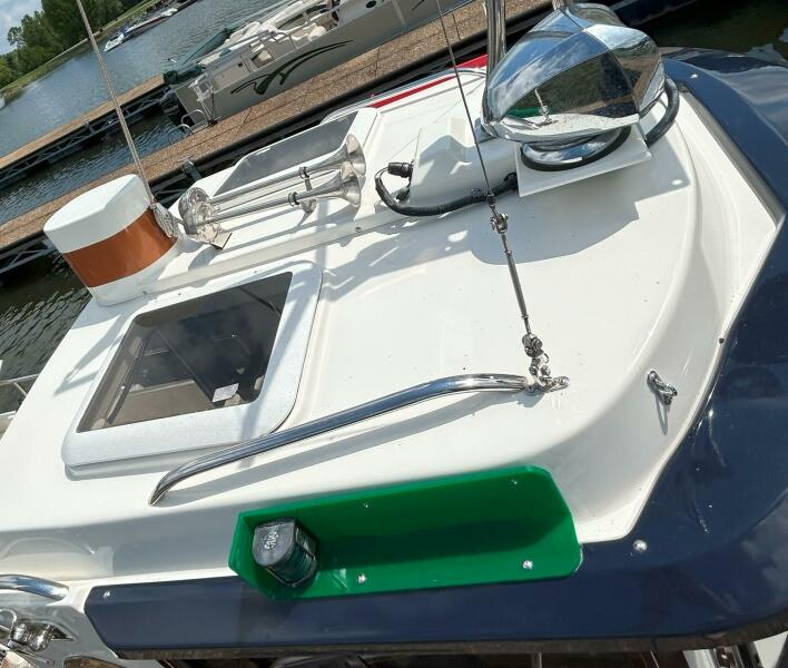 Miss Baker 2017 Ranger Tugs R-21EC Hatches rooftop