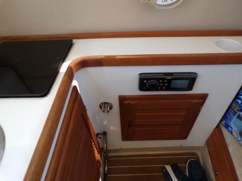 Miss Baker 2017 Ranger Tugs R-21EC stereo
