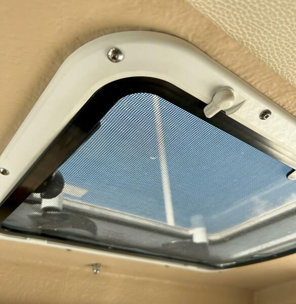 Miss Baker 2017 Ranger Tugs R-21EC roof hatch detail
