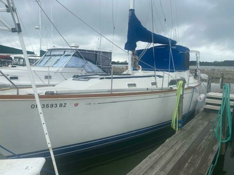 Osprey 1987 C&C Landfall 39 ft Center Cockpit for sale