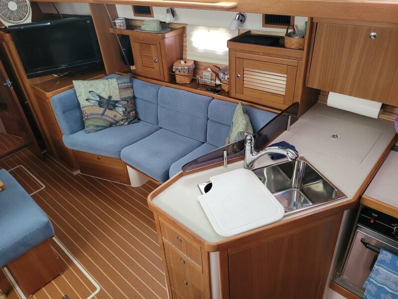 2009 Catalina 375