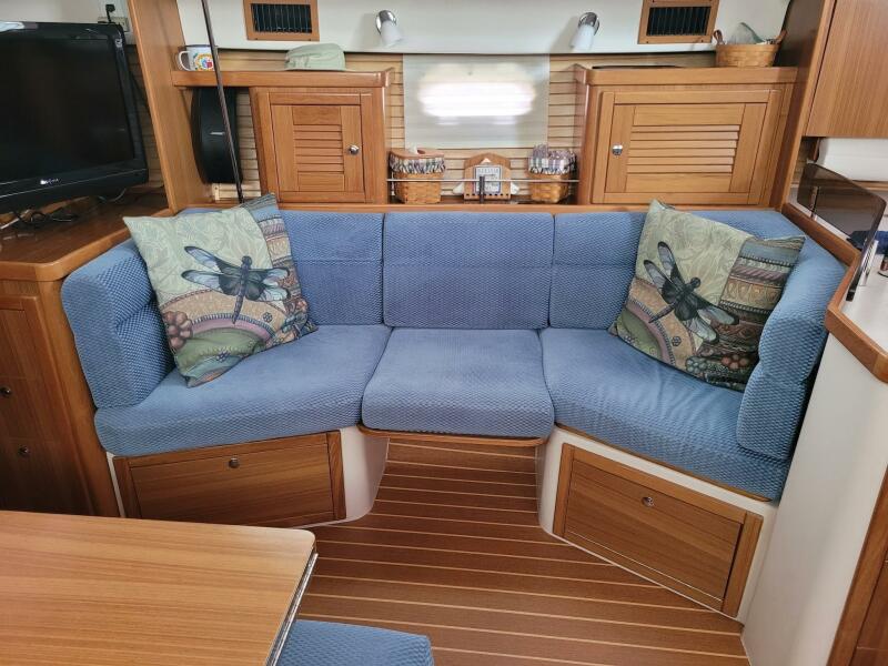 2009 Catalina 375