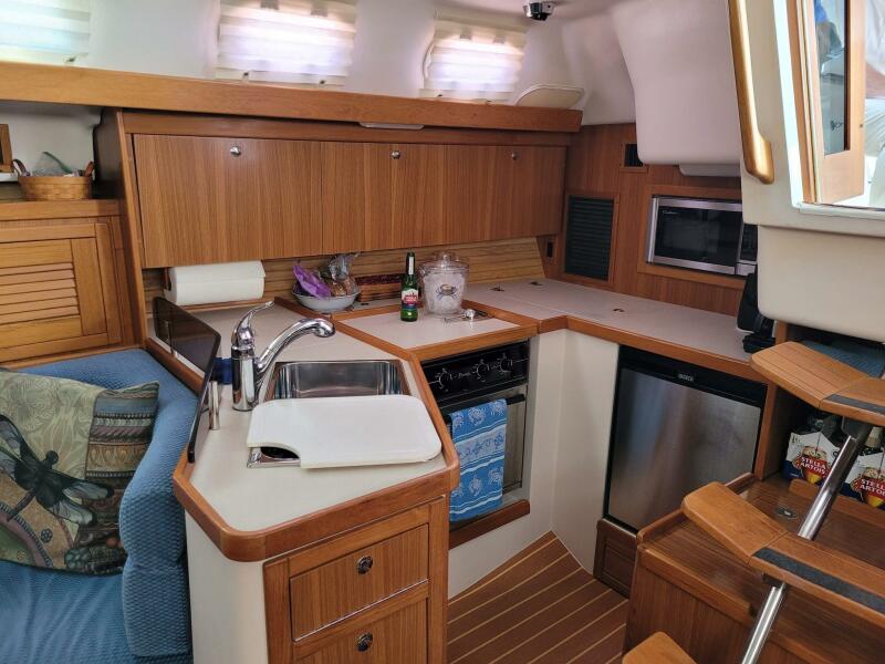2009 Catalina 375