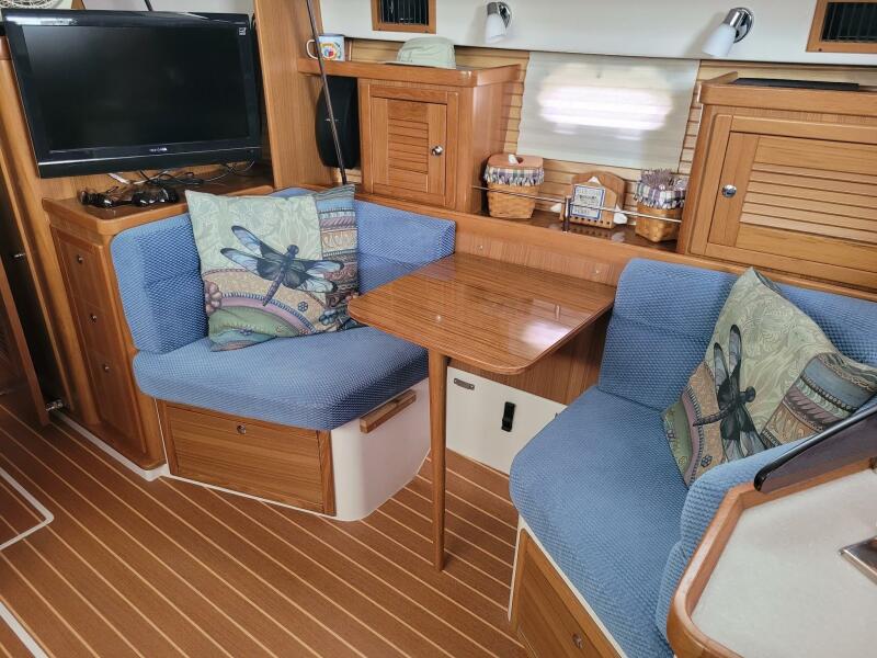 2009 Catalina 375