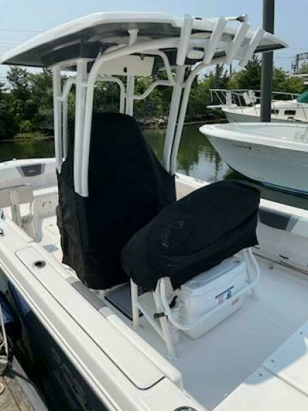 2022 Robalo 230