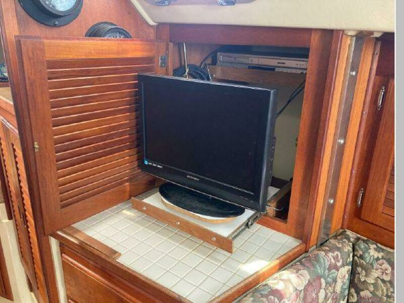 Sanweka 36ft Catalina Yacht For Sale
