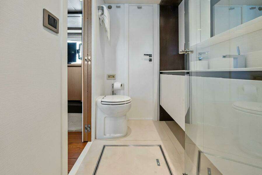 Blue Daksa 64ft Absolute Yacht For Sale Blue Daksa 64ft Absolute Yacht For Sale