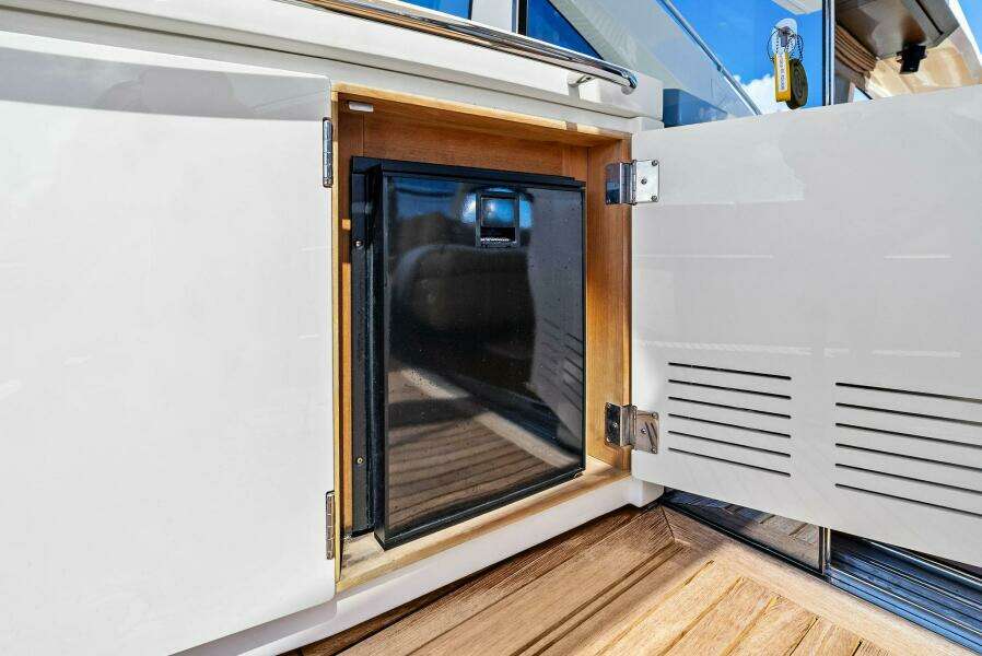 Blue Daksa 64ft Absolute Yacht For Sale Blue Daksa 64ft Absolute Yacht For Sale