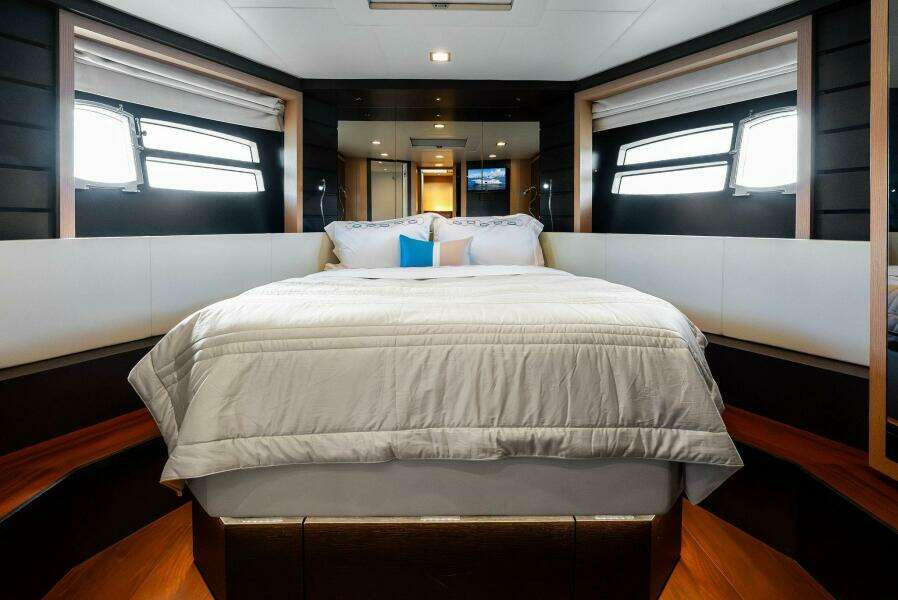 Blue Daksa 64ft Absolute Yacht For Sale Blue Daksa 64ft Absolute Yacht For Sale