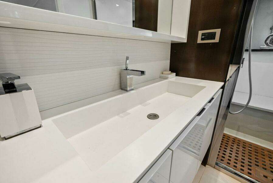 Blue Daksa 64ft Absolute Yacht For Sale Blue Daksa 64ft Absolute Yacht For Sale
