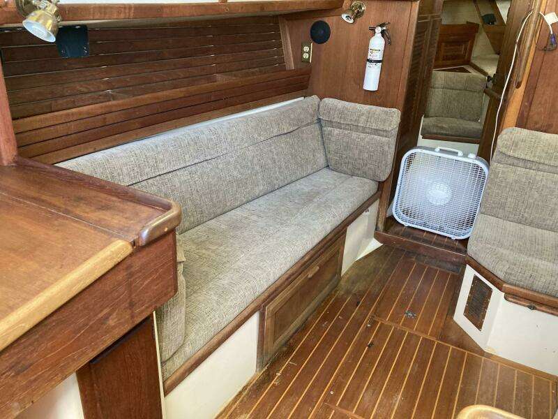 37ft Pacific Seacraft Yacht For Sale