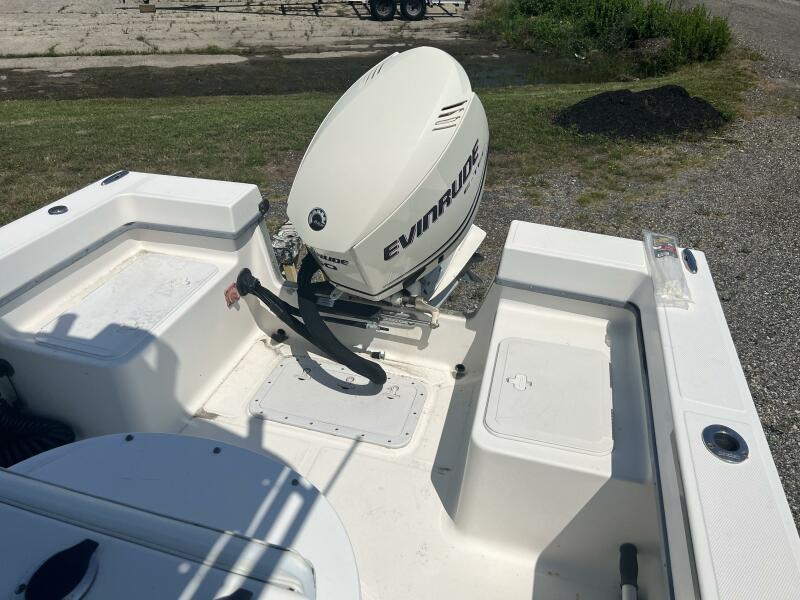 2011 May-Craft 2000CC