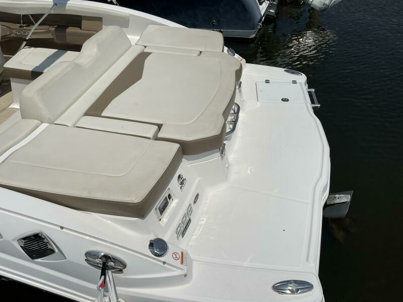 2015 Chaparral 226 SSI