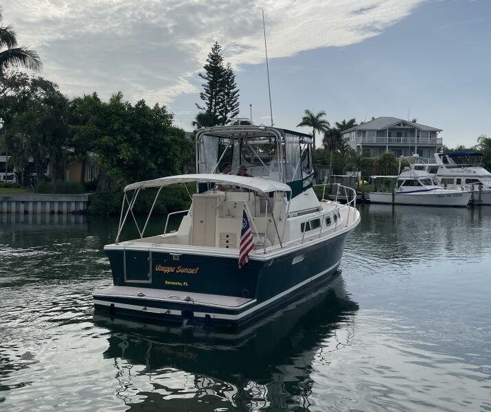 2000 Albin 32+2 Command Bridge