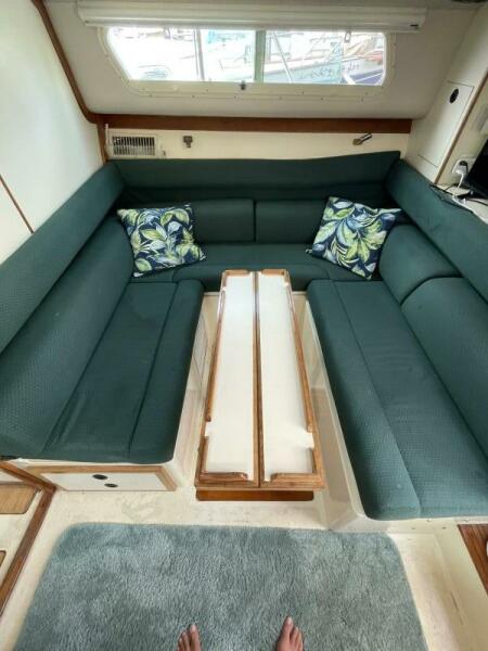 2000 Albin 32+2 Command Bridge