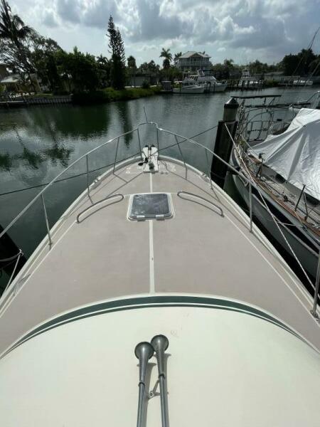 2000 Albin 32+2 Command Bridge
