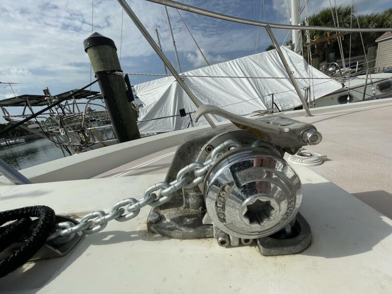 2000 Albin 32+2 Command Bridge