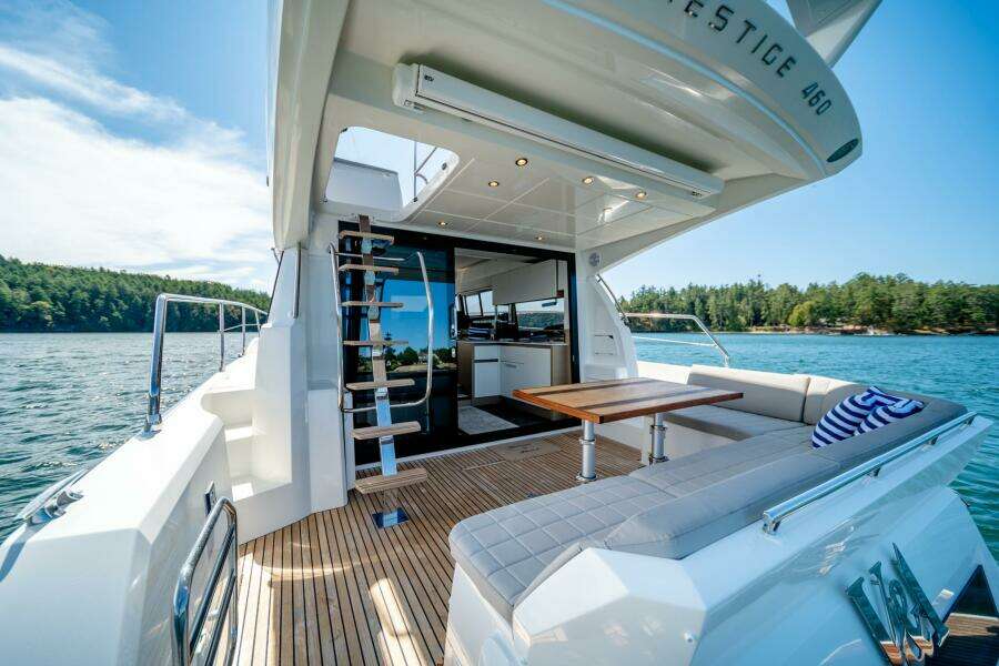 V  amp  A 46ft Prestige Yacht For Sale