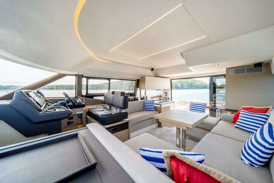 V  amp  A 46ft Prestige Yacht For Sale