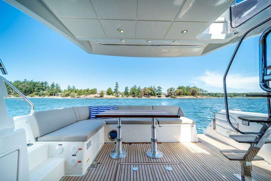 V  amp  A 46ft Prestige Yacht For Sale