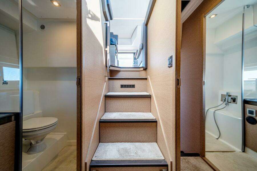 V  amp  A 46ft Prestige Yacht For Sale